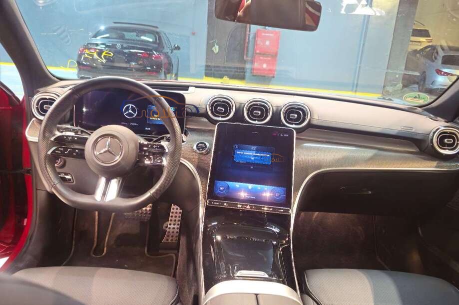 C 200 Mercedes احمر