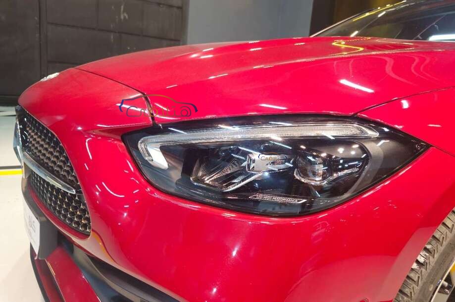 C 200 Mercedes احمر