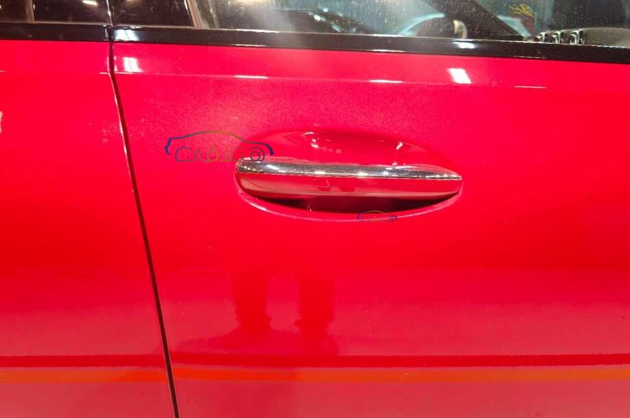 C 200 Mercedes احمر