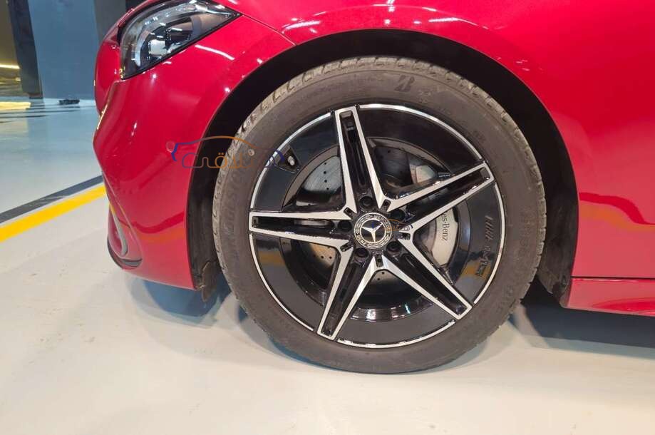 C 200 Mercedes احمر