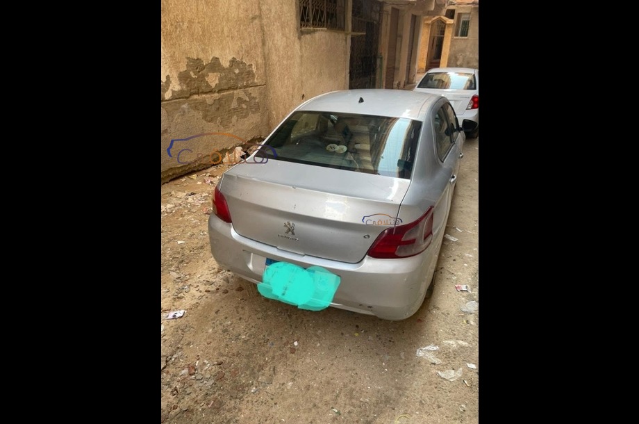 301 Peugeot فضي