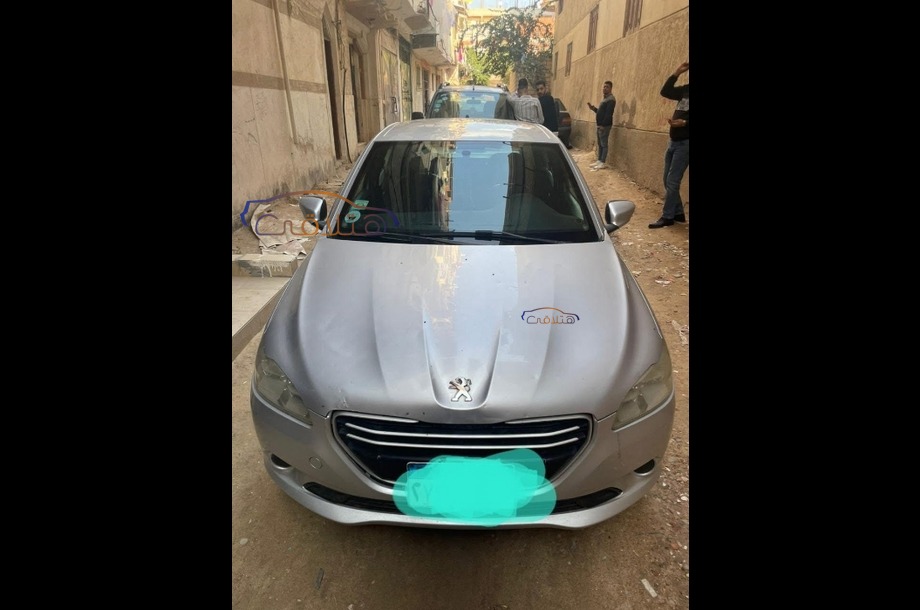 301 Peugeot فضي