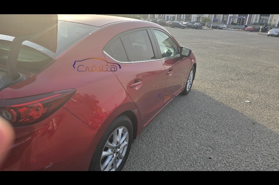 Mazda 3 Mazda احمر