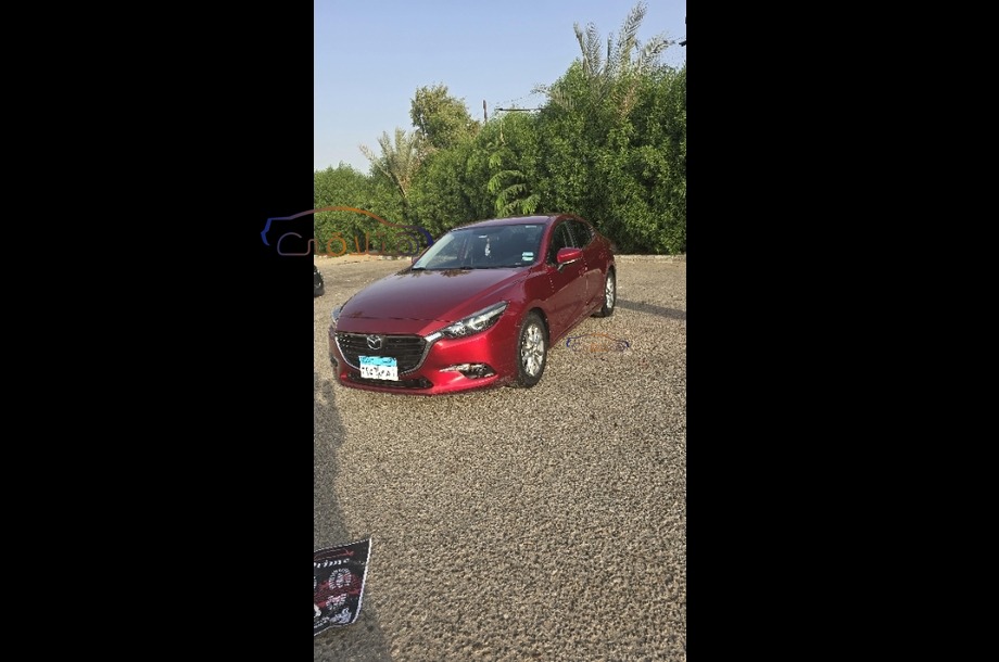 Mazda 3 Mazda احمر