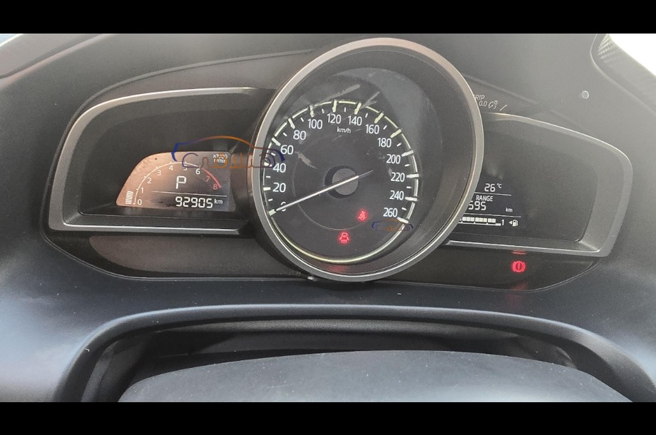 Mazda 3 Mazda احمر