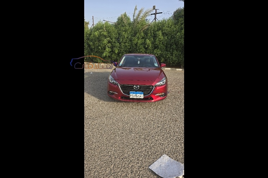 Mazda 3 Mazda احمر