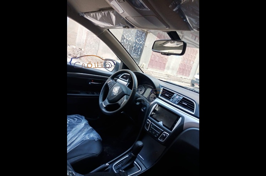 Ciaz Suzuki أبيض