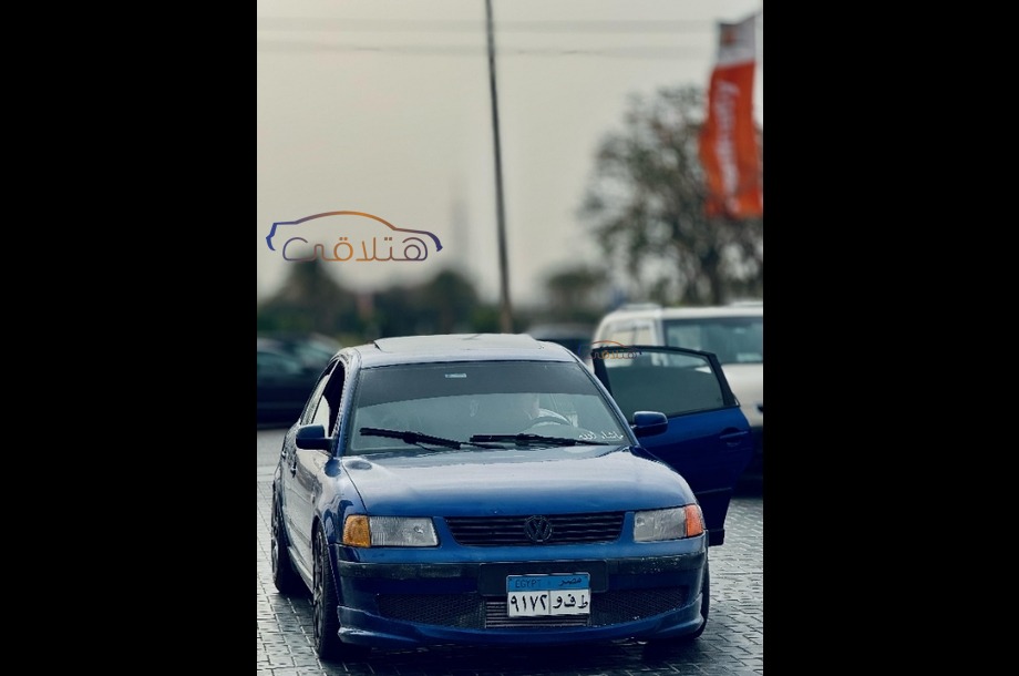 Passat Volkswagen أزرق