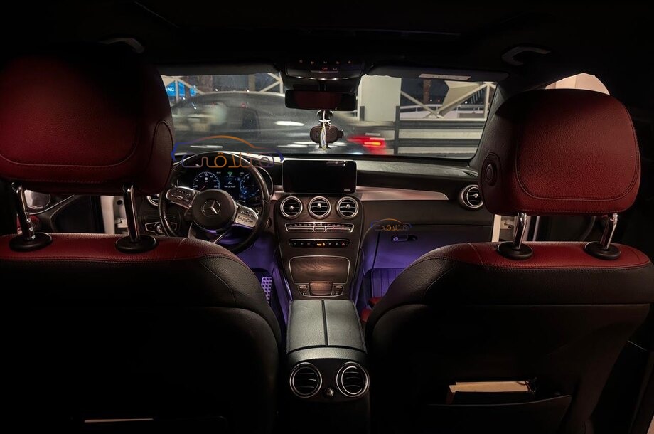 GLC 300 Mercedes أبيض