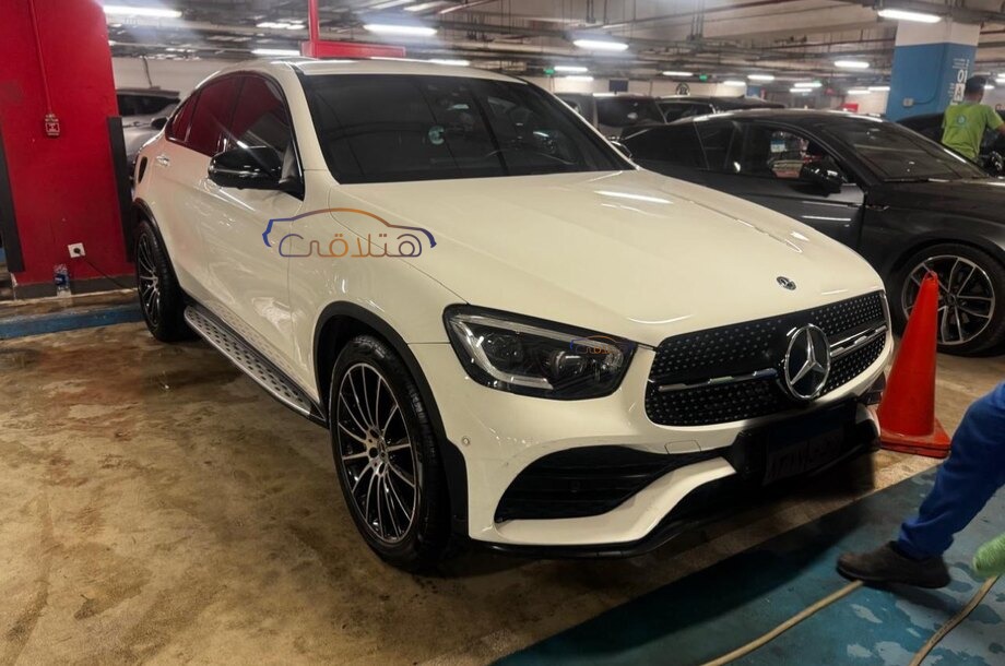 GLC 300 Mercedes أبيض