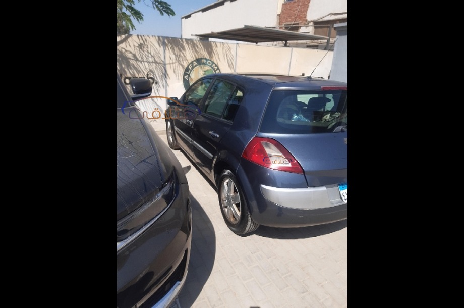 Megane Renault Gray