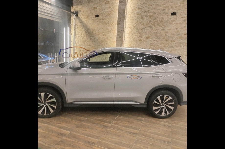 Song Plus Byd فضي