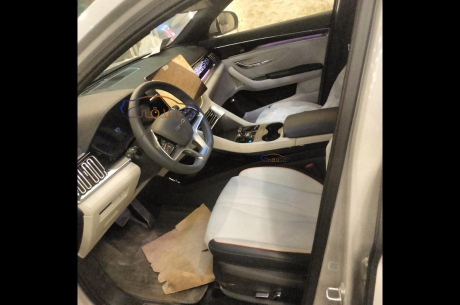 Song Plus Byd فضي