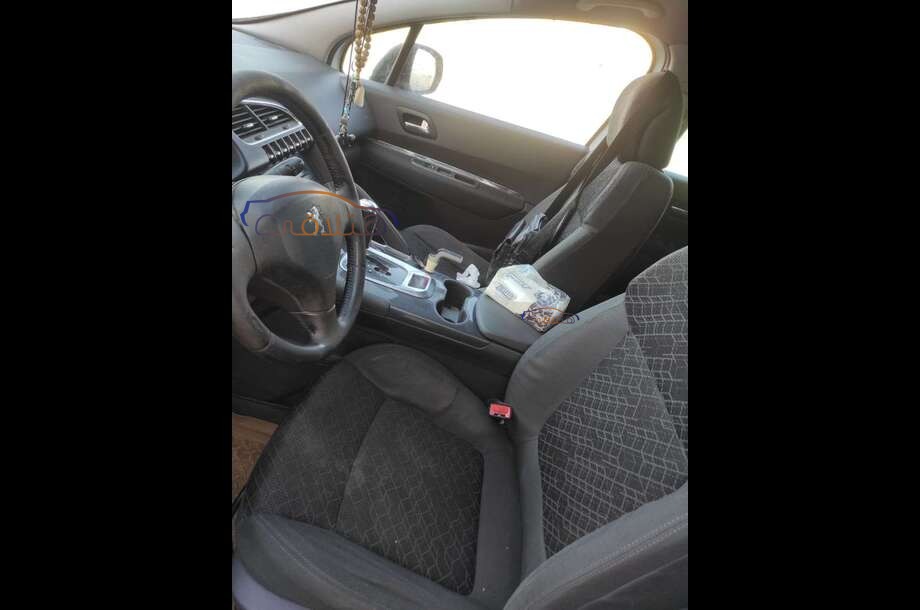 3008 Peugeot أبيض