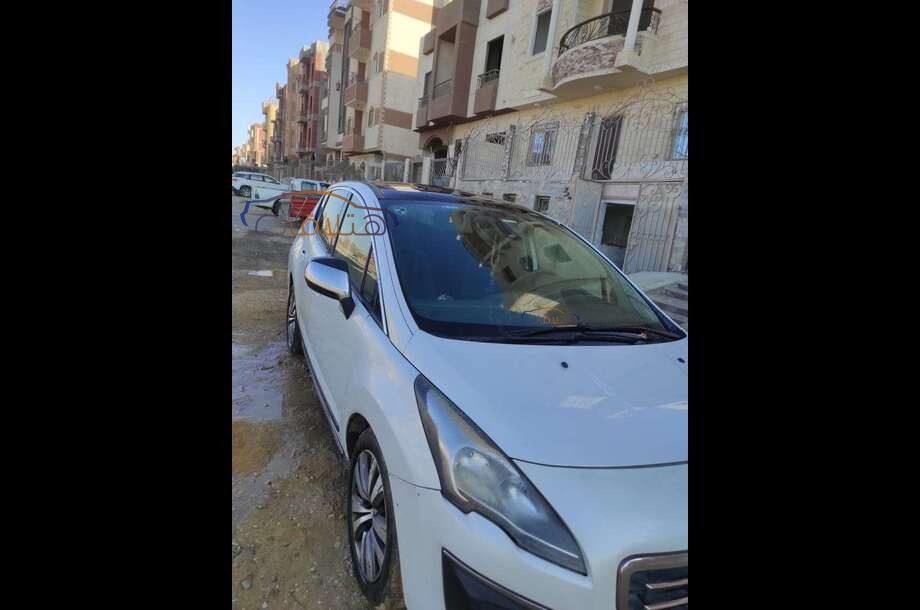 3008 Peugeot أبيض