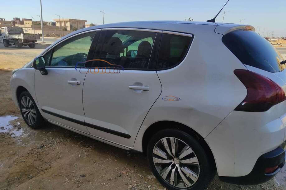 3008 Peugeot أبيض