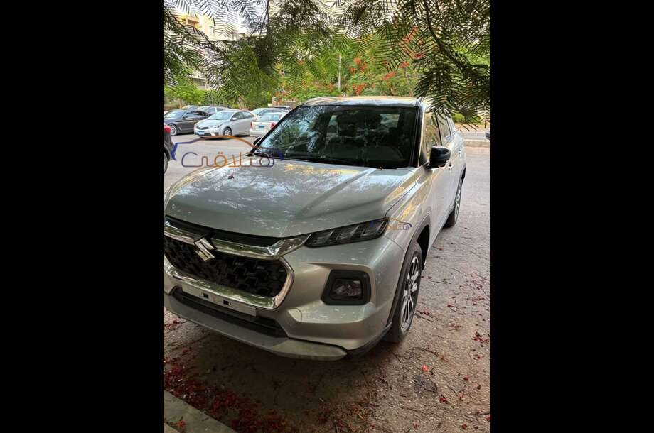 Grand vitara Suzuki فضي