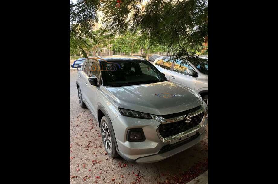Grand vitara Suzuki فضي