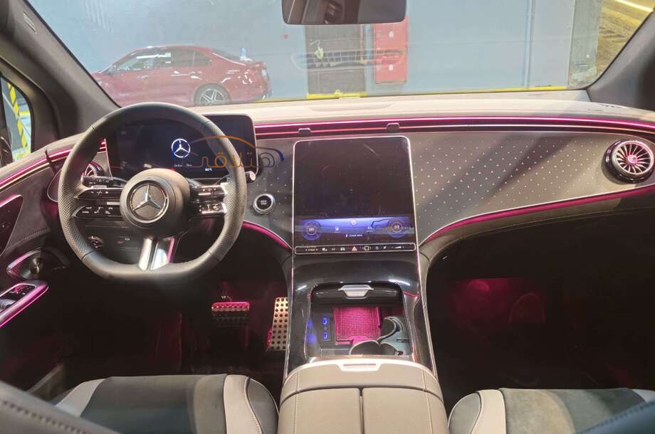 EQE Mercedes رمادي