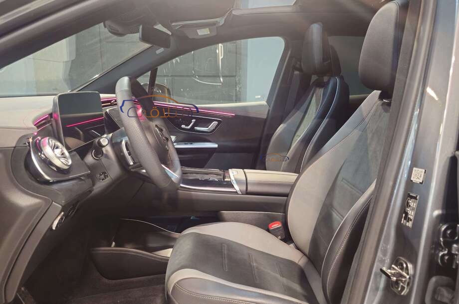 EQE Mercedes رمادي