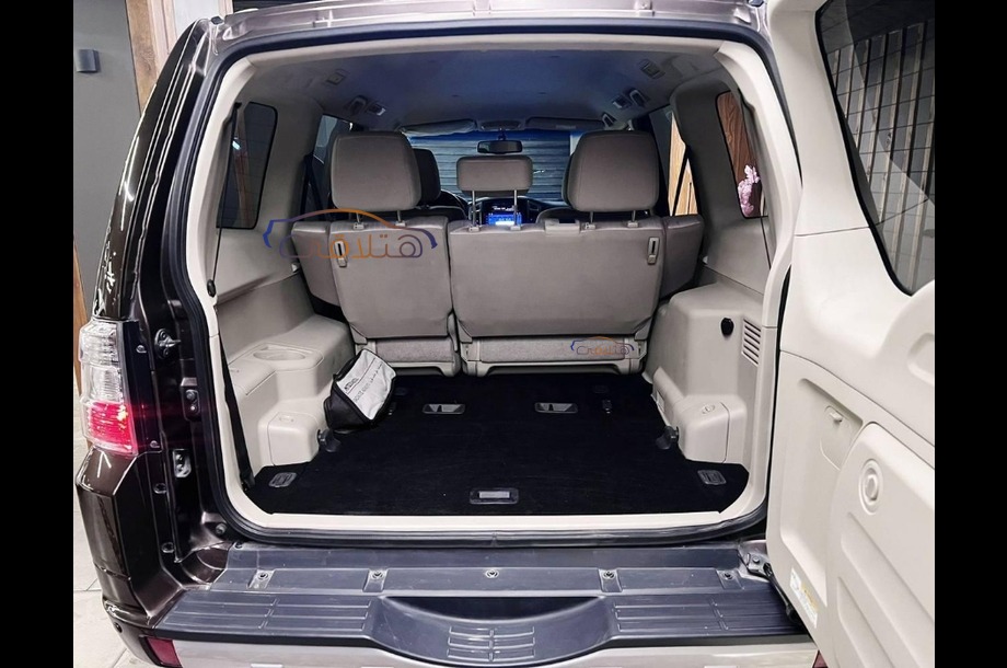 Pajero Mitsubishi Brown