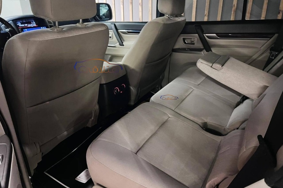 Pajero Mitsubishi Brown