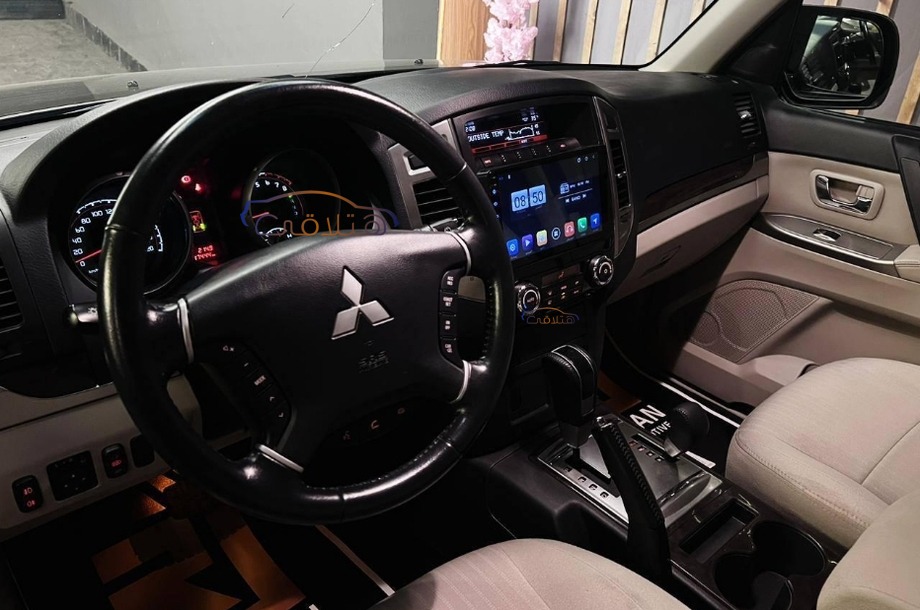 Pajero Mitsubishi Brown