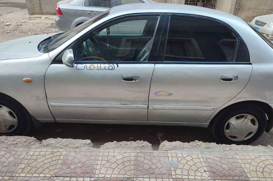 Lanos Chevrolet فضي