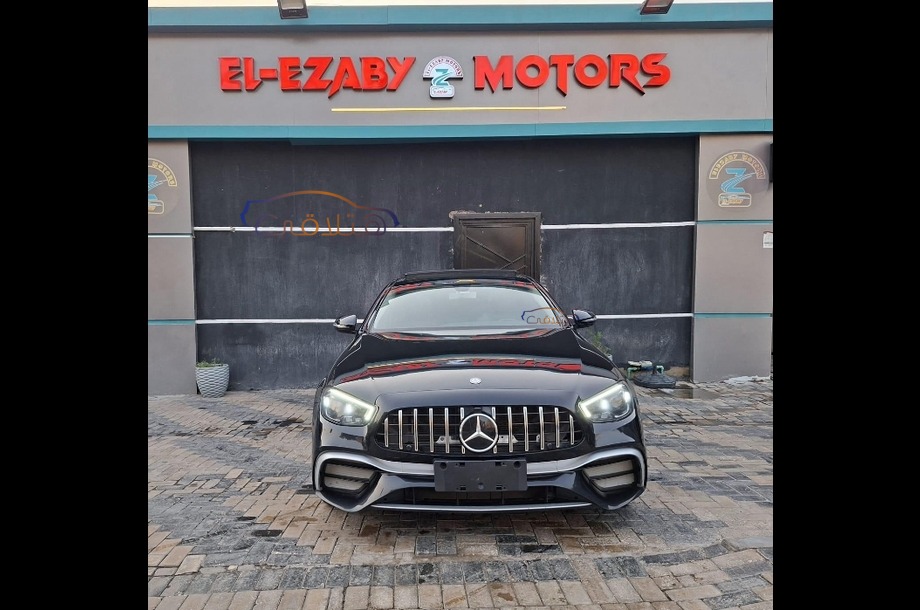E 200 Mercedes أسود