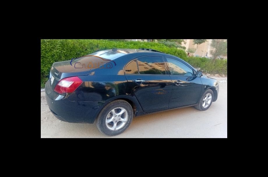 EC 7 Emgrand أسود