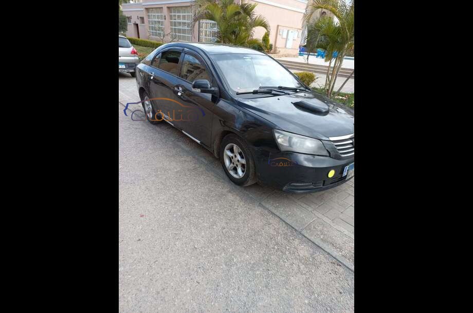 EC 7 Emgrand أسود