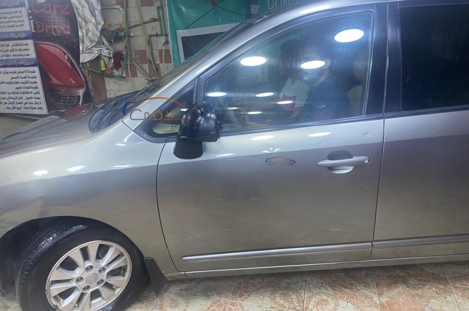 Carens Kia فيراني