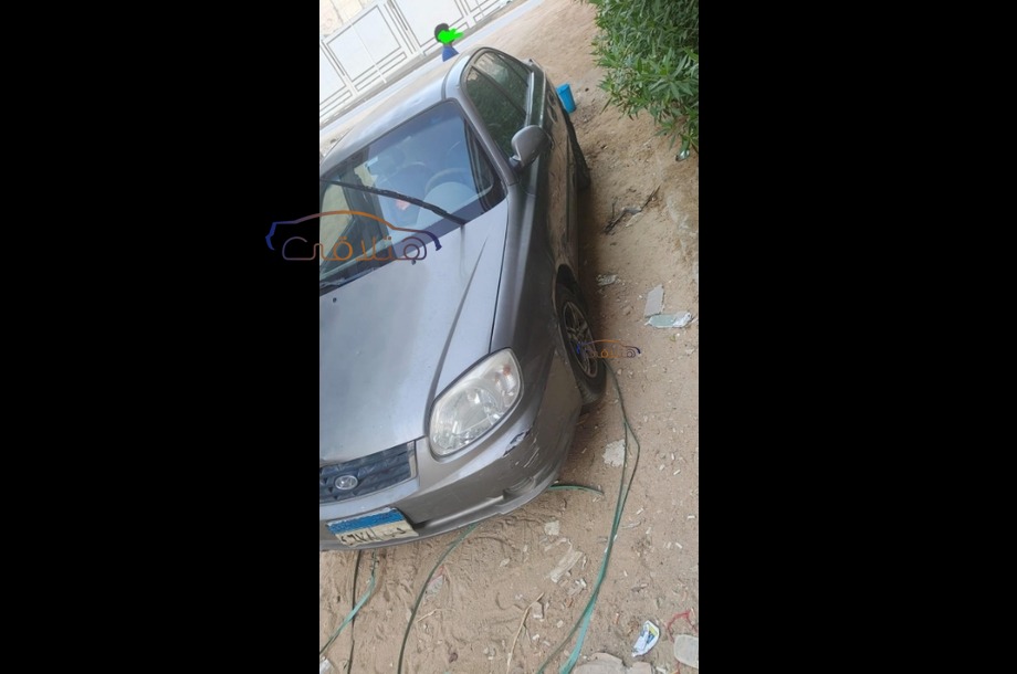 Verna Hyundai فضي