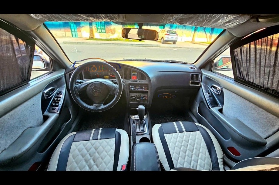 Elantra Hyundai أخضر