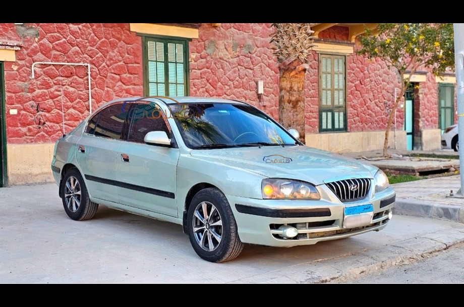 Elantra Hyundai أخضر