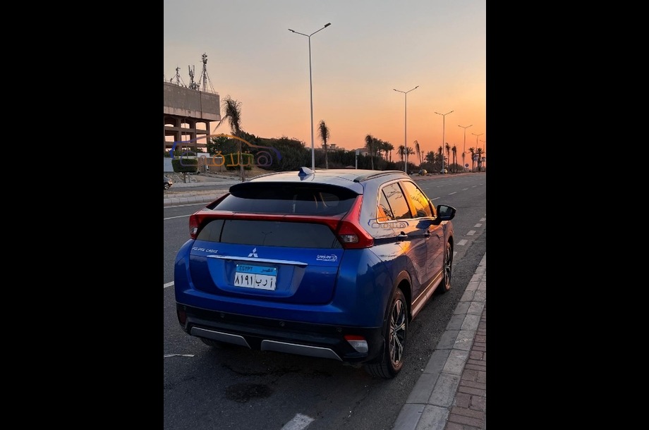 Eclipse Cross Mitsubishi أزرق