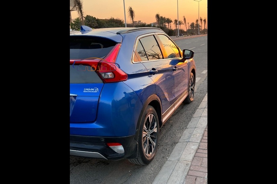 Eclipse Cross Mitsubishi أزرق