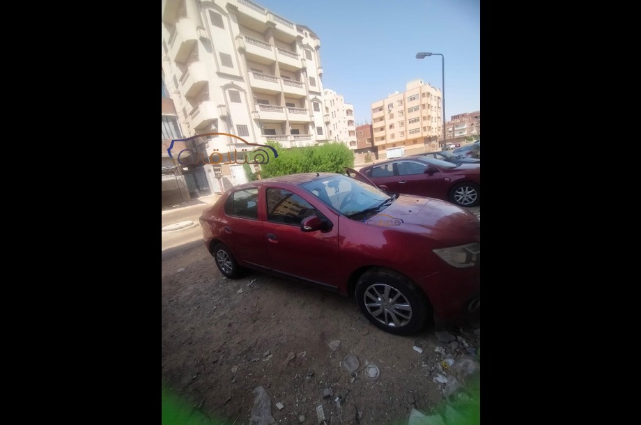Logan Renault احمر