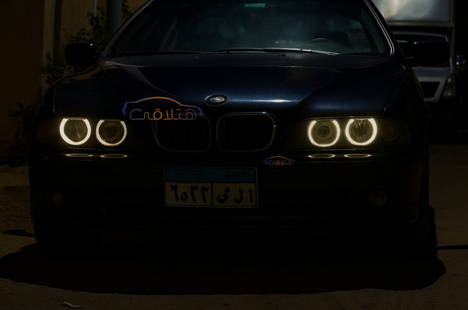 528 BMW الأزرق الداكن
