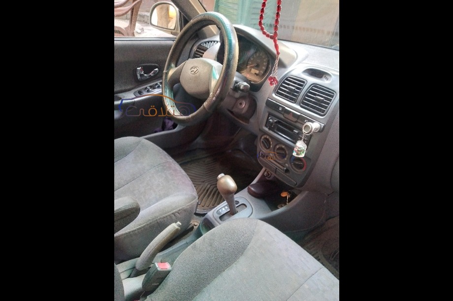 Verna Hyundai فضي