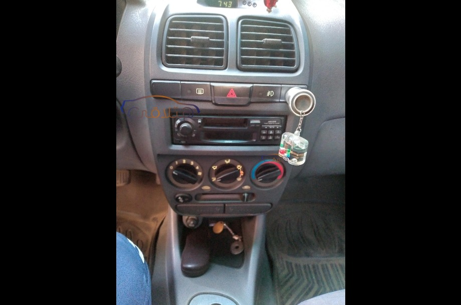 Verna Hyundai فضي