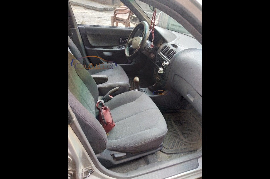 Verna Hyundai فضي