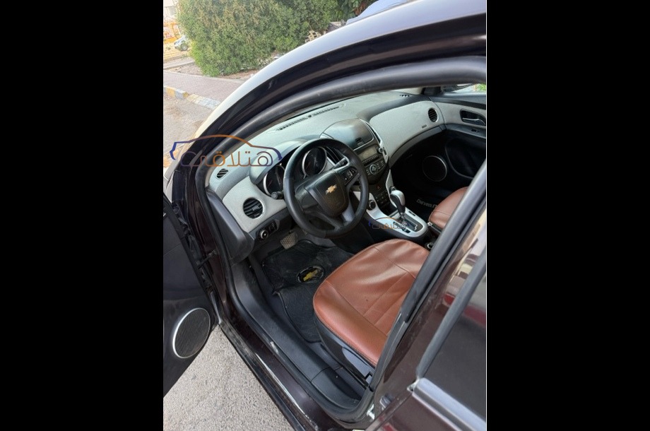 Cruze Chevrolet بني