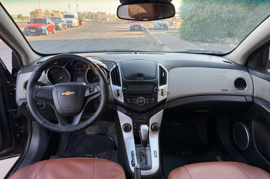 Cruze Chevrolet بني