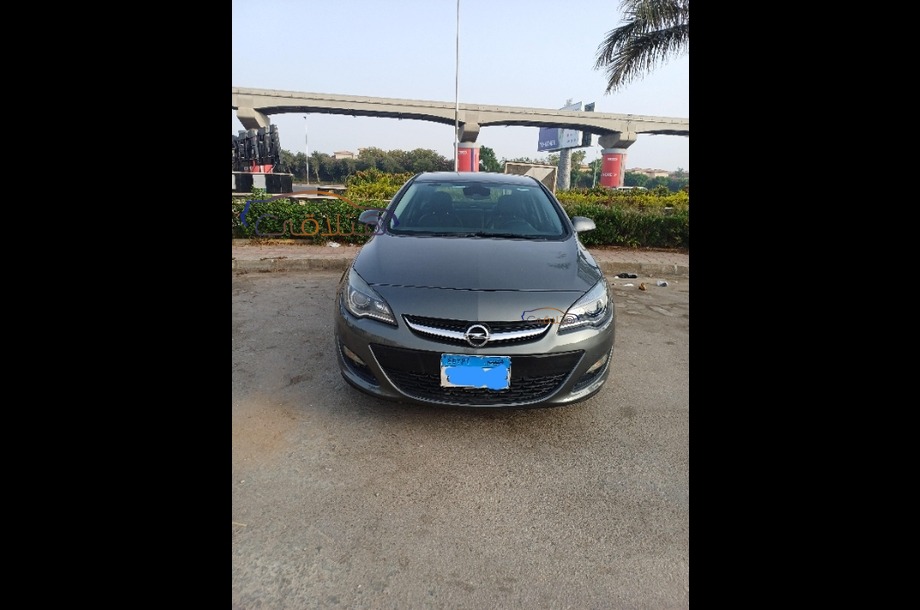 Astra Opel فضي