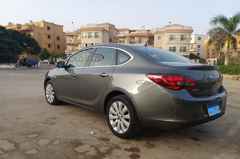 Astra Opel فضي
