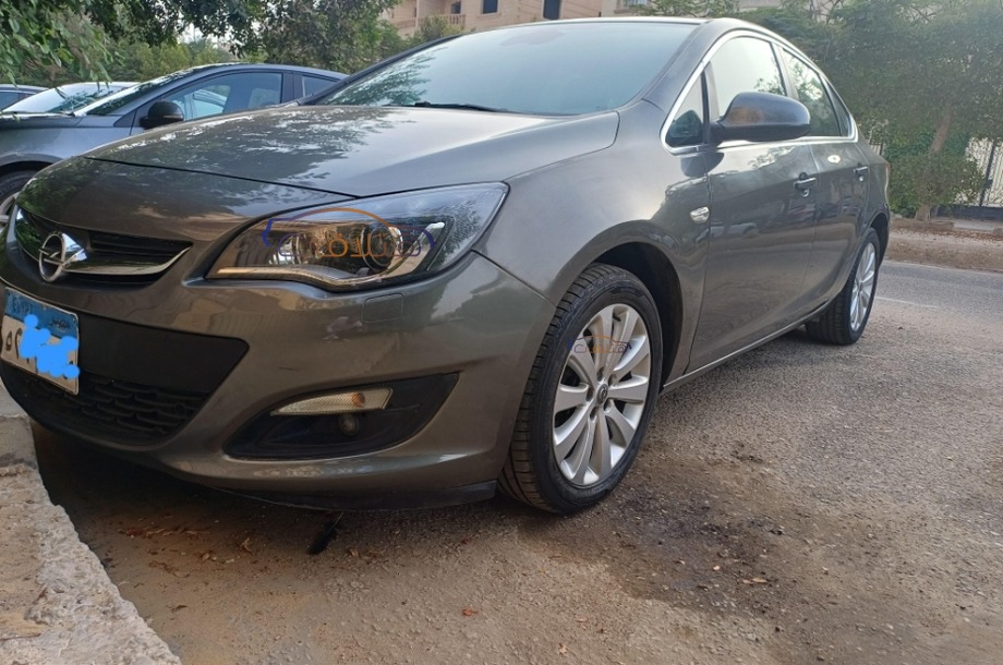 Astra Opel فضي