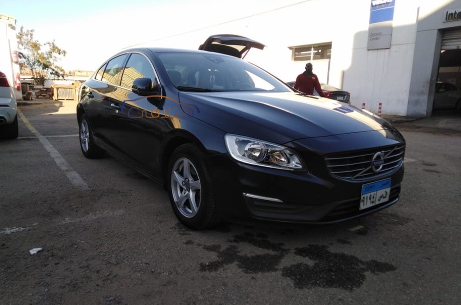 S60 Volvo الأزرق الداكن