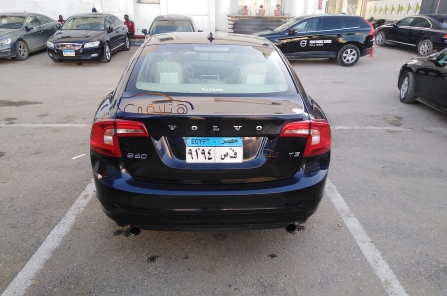 S60 Volvo الأزرق الداكن