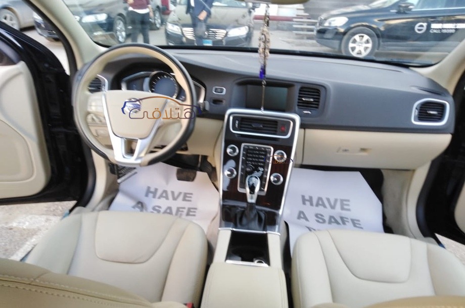 S60 Volvo الأزرق الداكن